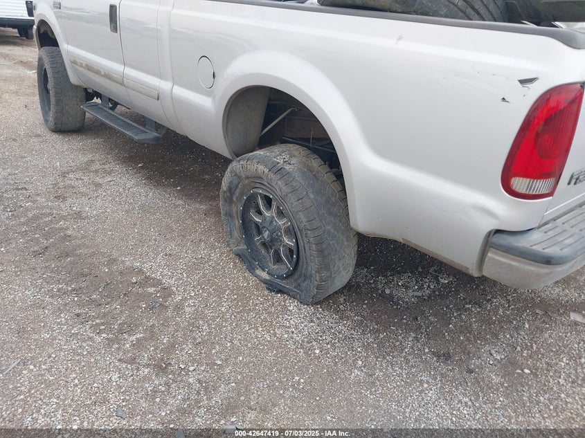 2001 Ford F-250 Lariat/Xl/Xlt VIN: 1FTNX21S71EA77000 Lot: 42647419