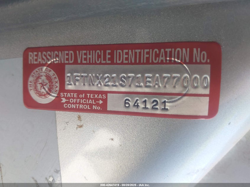 2001 Ford F-250 Lariat/Xl/Xlt VIN: 1FTNX21S71EA77000 Lot: 42647419