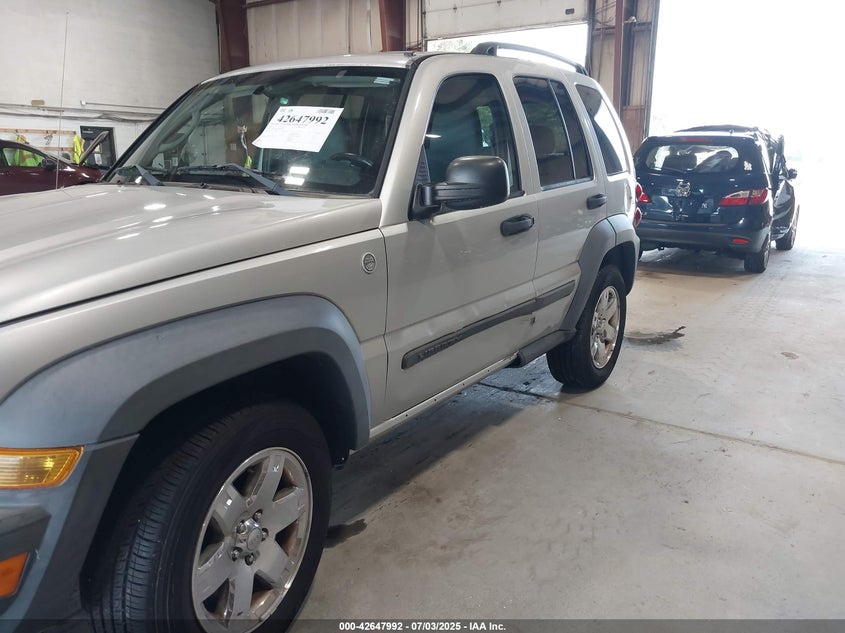 2007 JEEP LIBERTY VIN: 1J4GL48K47W670655