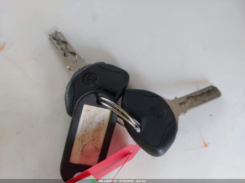 2015 BMW F800 R VIN: WB10B1406FZC97421 Lot: 42648175