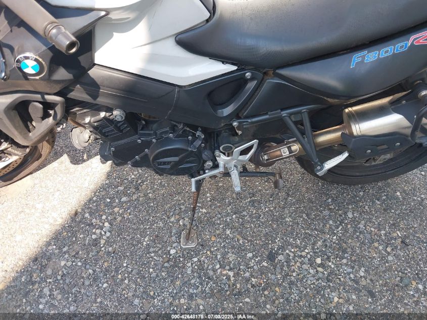 2015 BMW F800 R VIN: WB10B1406FZC97421 Lot: 42648175