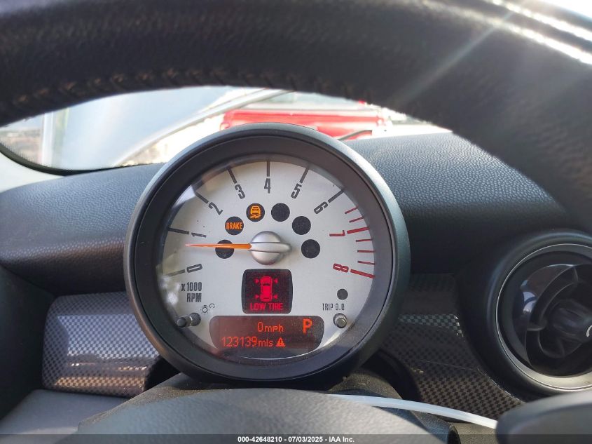 2011 Mini Cooper S VIN: WMWSV3C59BTY10180 Lot: 43396165