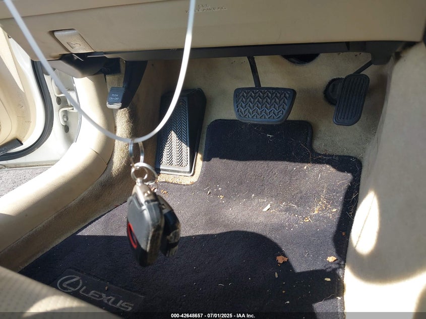 Image 11 of 2006 Lexus IS 250  salvage vehicle - Lot #42648657 at IAAI