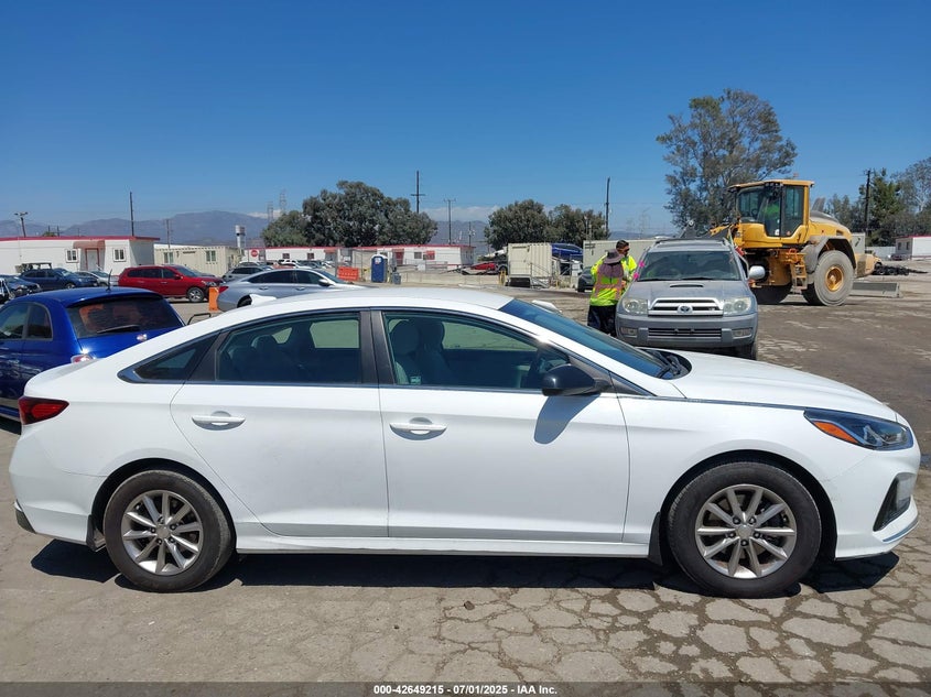 VIN 5NPE24AF1KH794555 2019 HYUNDAI SONATA SE