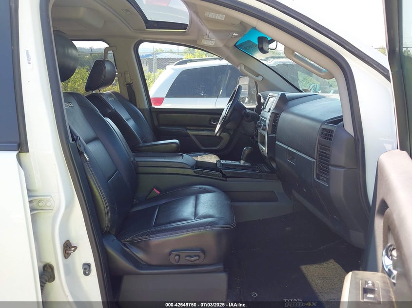 2015 NISSAN TITAN PRO-4X - 1N6AA0EC8FN500761