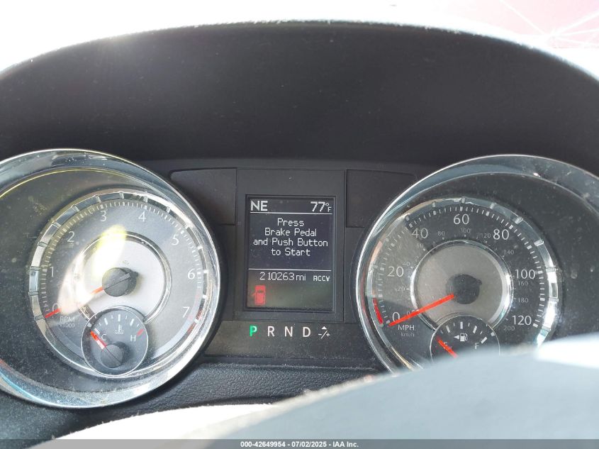 2011 Chrysler Town & Country Touring-L VIN: 2A4RR8DGXBR635474 Lot: 42649954