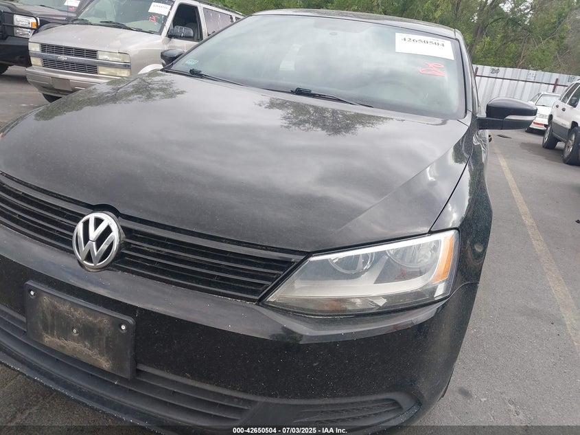 2011 VOLKSWAGEN JETTA VIN: 3VWBX7AJ2BM393579