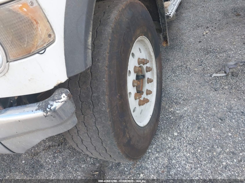 2017 Volvo Vhd VIN: 4V5KC9EH1HN992277 Lot: 42651290