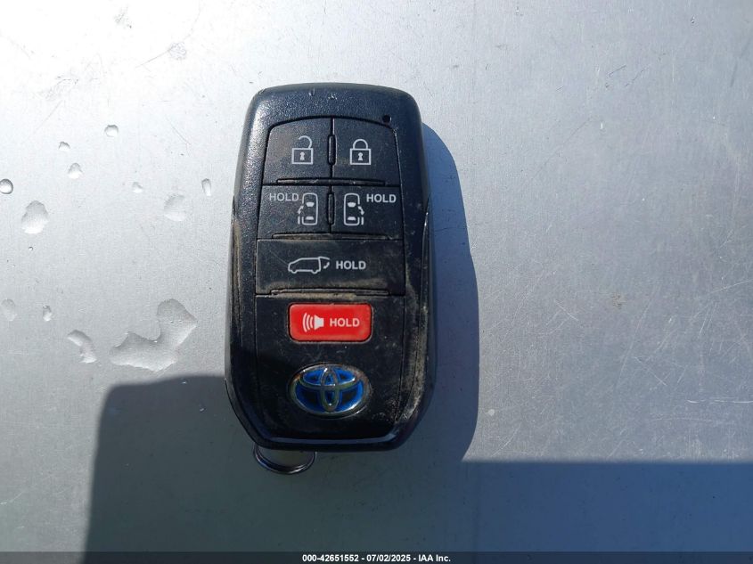 2023 Toyota Sienna - 5TDERKEC6PS155380