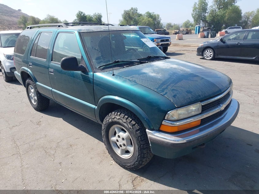 1GNDT13W5W2245542 1998 Chevrolet Blazer auction photo 1