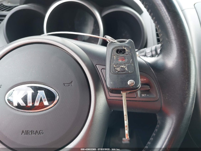 2013 KIA SOUL + - KNDJT2A63D7625919