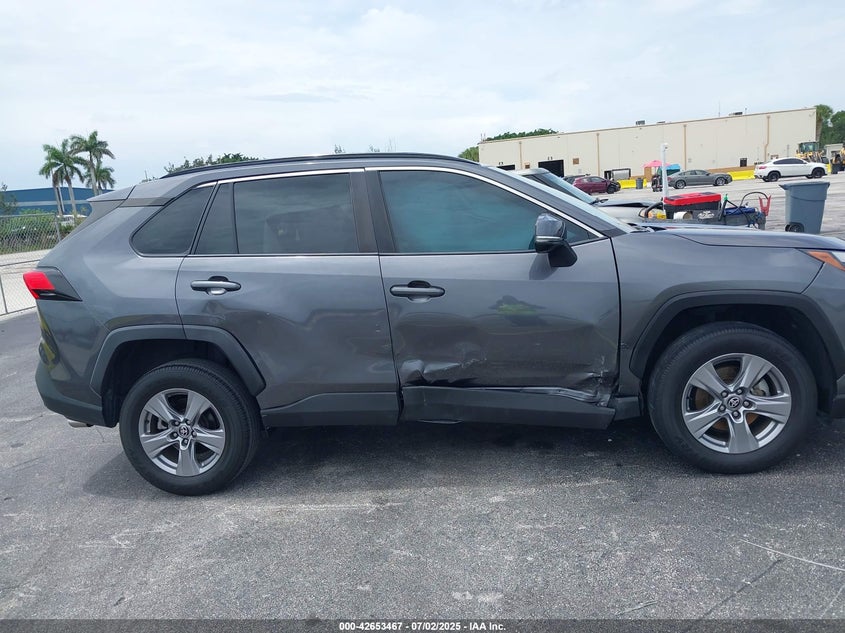 2022 TOYOTA RAV4 XLE - 2T3W1RFV9NC182736