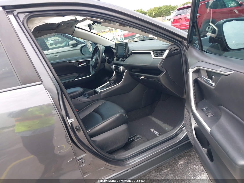 2022 TOYOTA RAV4 XLE - 2T3W1RFV9NC182736