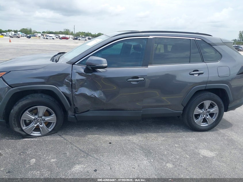 2022 TOYOTA RAV4 XLE - 2T3W1RFV9NC182736