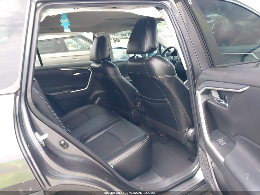 2022 TOYOTA RAV4 XLE - 2T3W1RFV9NC182736