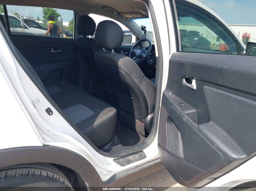 2016 KIA SPORTAGE VIN: KNDPB3ACXG7844793