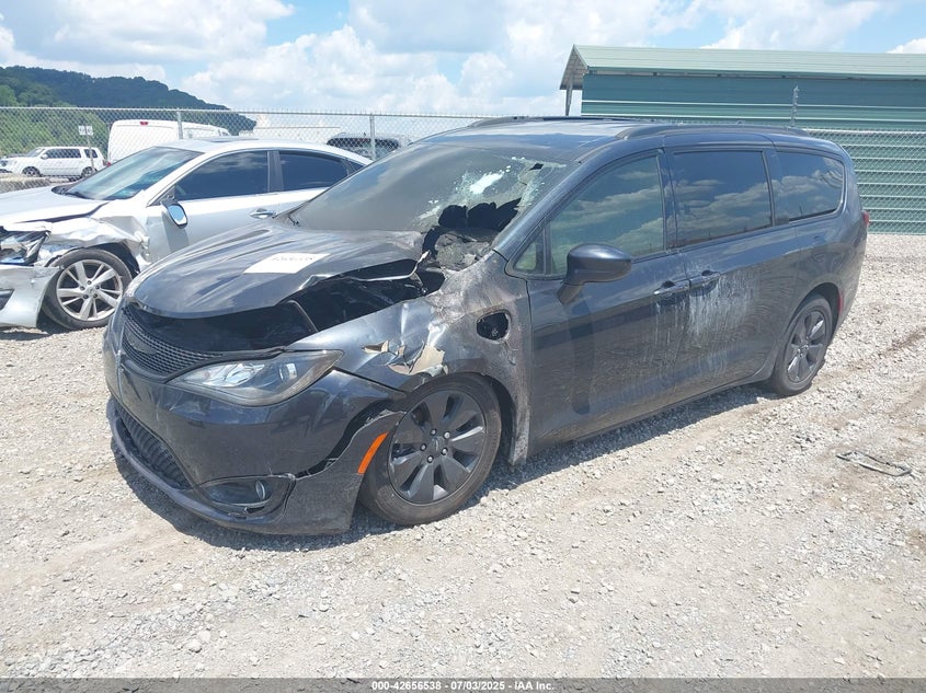2C4RC1L79LR288138 2020 CHRYSLER PACIFICA photo no. 2