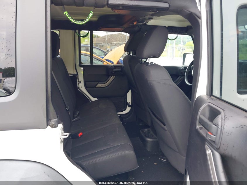 2015 JEEP WRANGLER UNLIMITED SPORT - 1C4BJWDG1FL759165