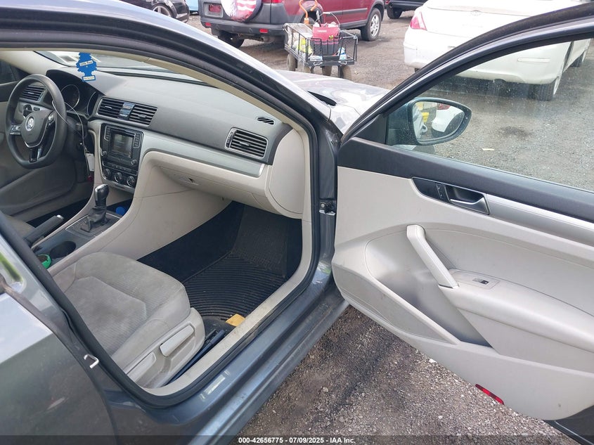 2018 VOLKSWAGEN PASSAT 2.0T R-LINE/2.0T S 1VWAA7A37JC024750