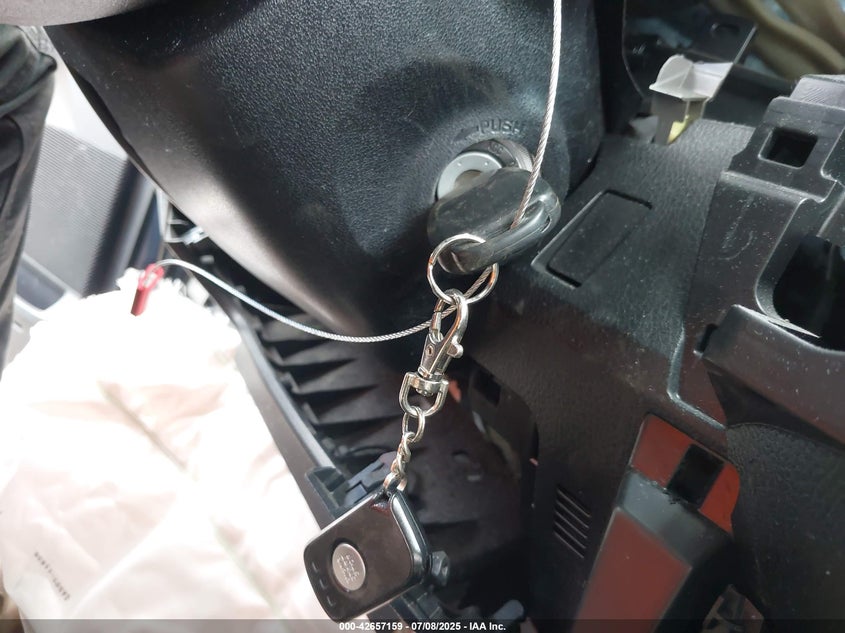 2013 TOYOTA RAV4 XLE - JTMRFREV4DD023343