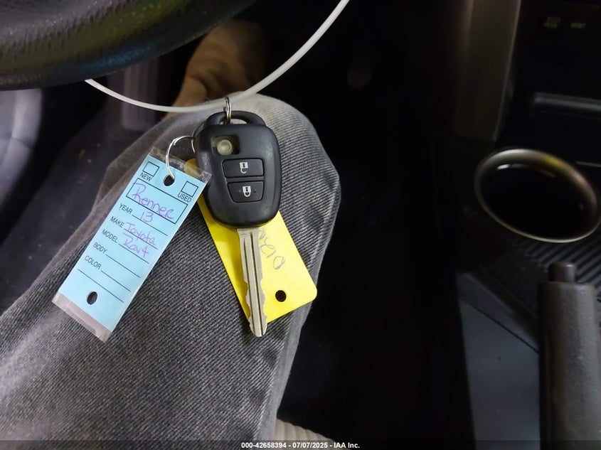 2013 TOYOTA RAV4 XLE - JTMRFREVXD5012051