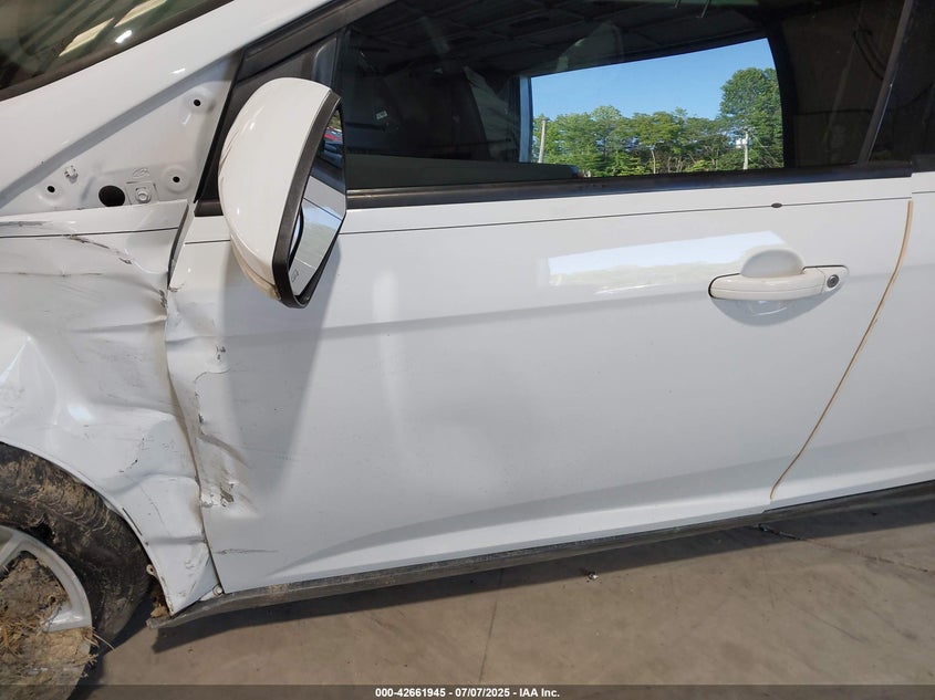 2018 FORD FOCUS SE - 1FADP3K2XJL213895