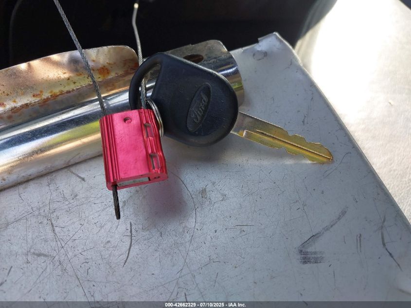 2007 Ford Escape Limited VIN: 1FMYU04137KC0347 Lot: 42662329