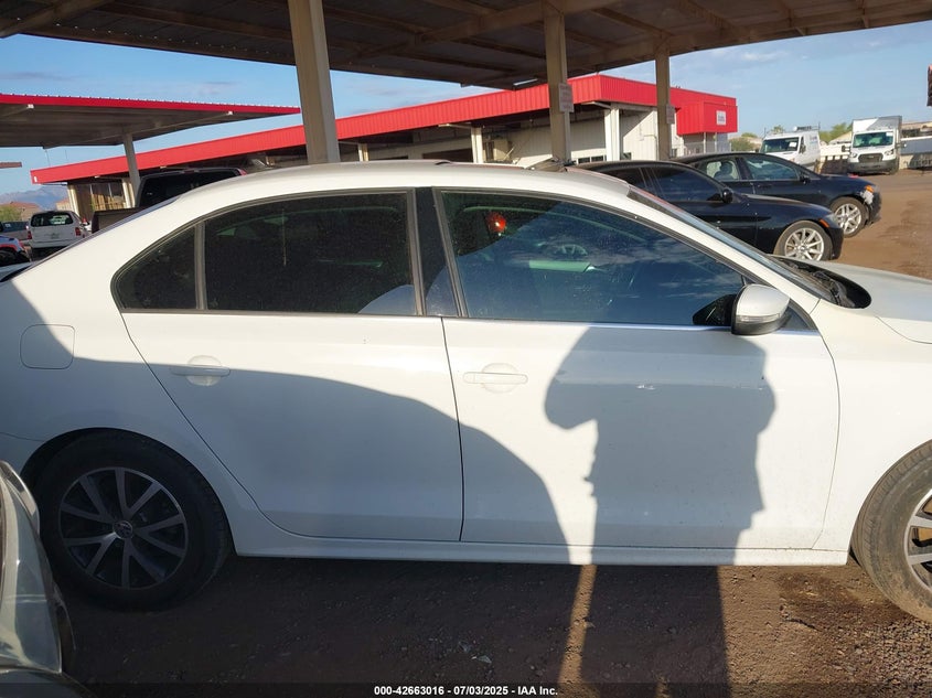 2017 VOLKSWAGEN JETTA 1.4T SE - 3VWDB7AJ9HM403136