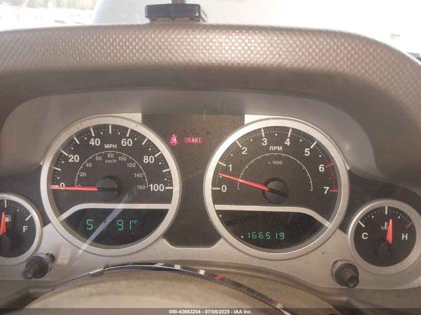 2008 Jeep Wrangler Unlimited Sahara VIN: 1J4GA59198L587713 Lot: 42663204