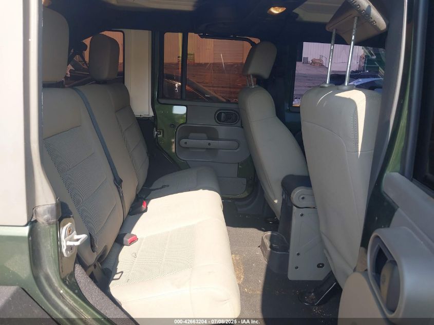 2008 Jeep Wrangler Unlimited Sahara VIN: 1J4GA59198L587713 Lot: 42663204