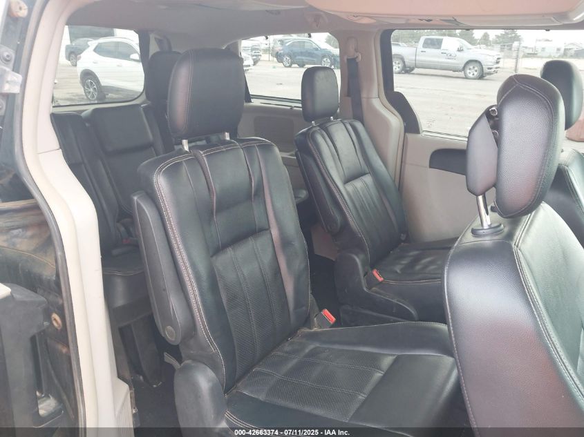 2013 Chrysler Town & Country Touring-L VIN: 2C4RC1CG4DR598263 Lot: 42663374