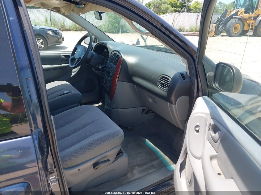 2007 Chrysler Town & Country Lx