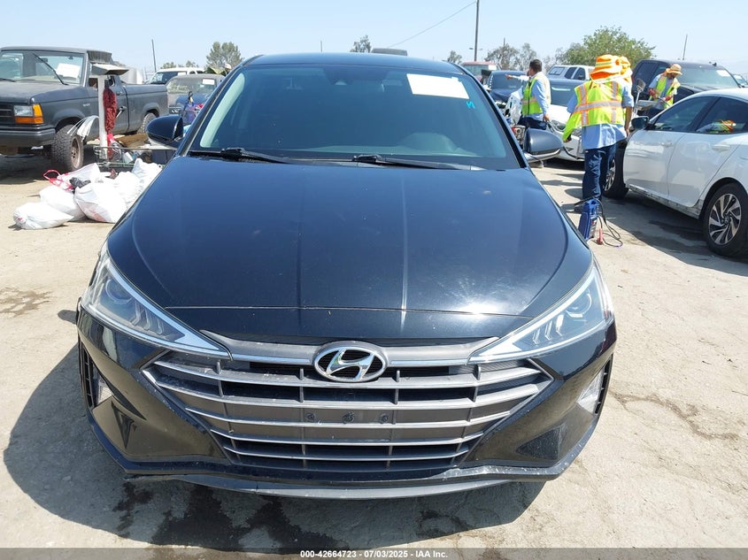 2020 HYUNDAI ELANTRA SE - 5NPD74LF2LH609490
