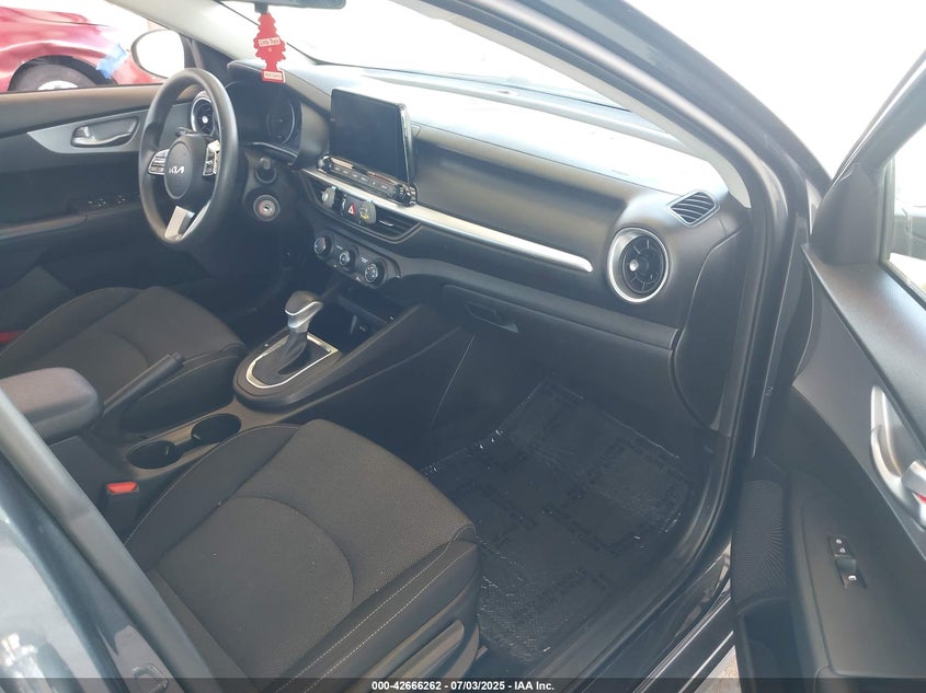 VIN 3KPF24AD1PE550595 2023 KIA FORTE LXS