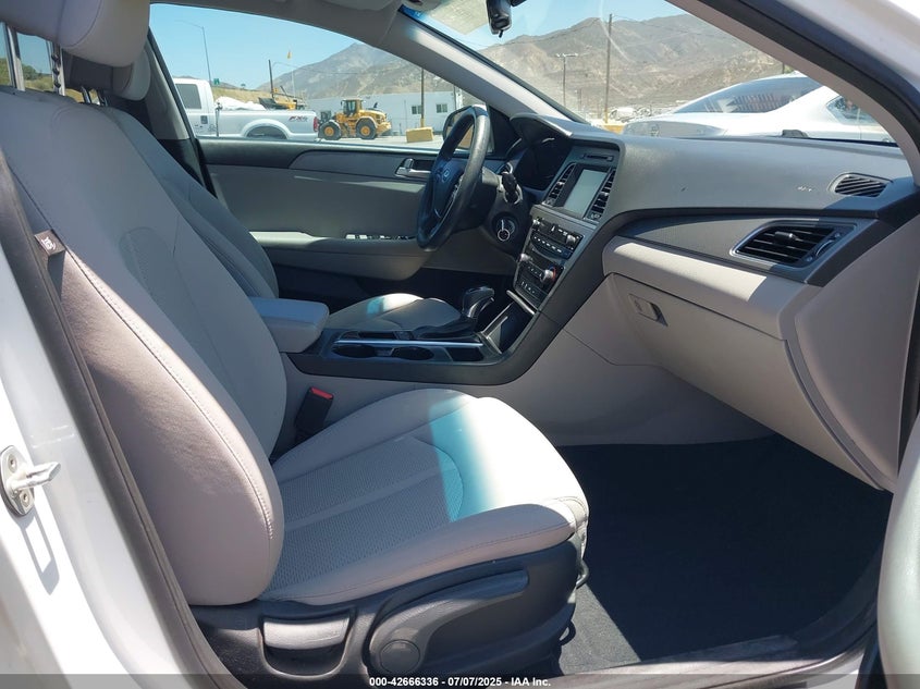 2016 HYUNDAI SONATA VIN: 5NPE24AF8GH364593