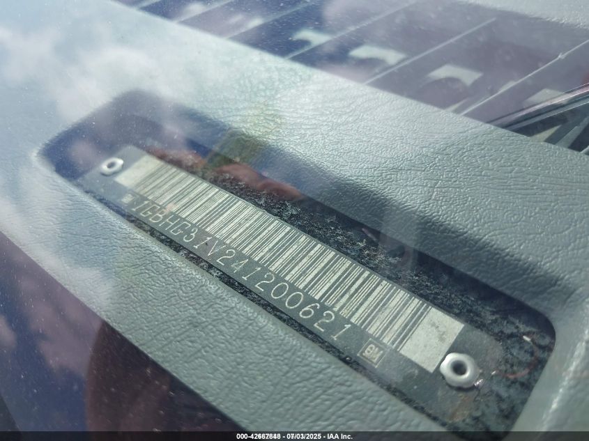 2004 Chevrolet Express Cutaway VIN: 1GBHG31V241200621 Lot: 42667848