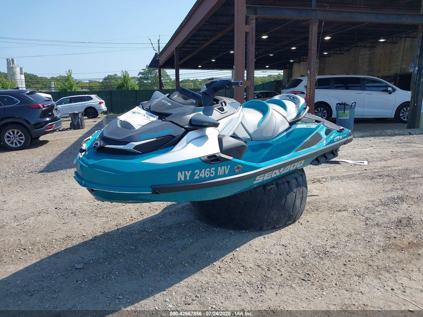2025 Seadoo Seadoo Gtx turquoise null null YDV51731D525 photo #3