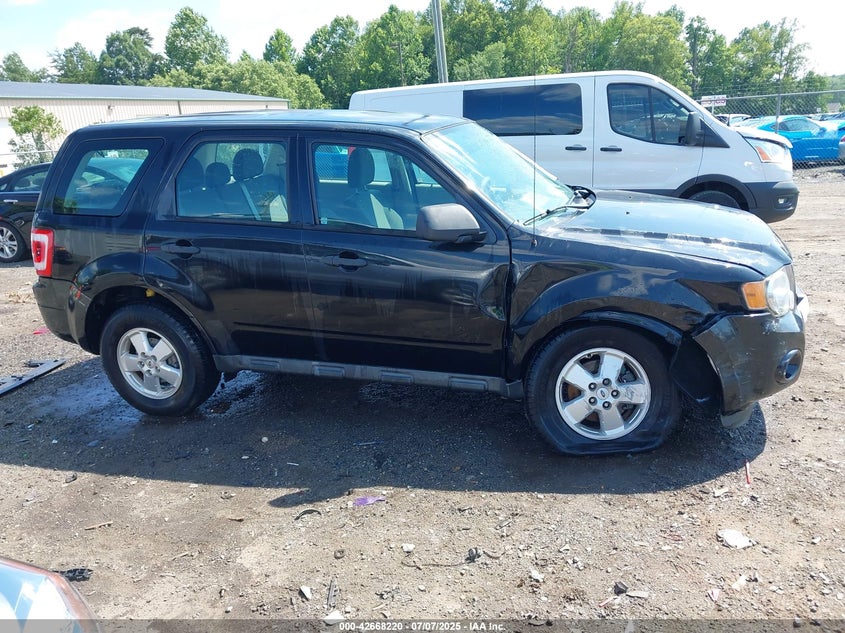 1FMCU0C71BKC40381 2011 FORD ESCAPE photo no. 13