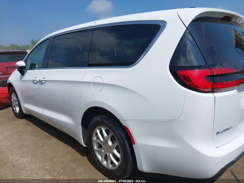 2023 Chrysler Pacifica Touring L VIN: 2C4RC1BG1PR628406 Lot: 42668657