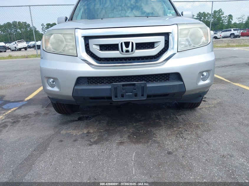 2011 HONDA PILOT VIN: 5FNYF4H41BB081370