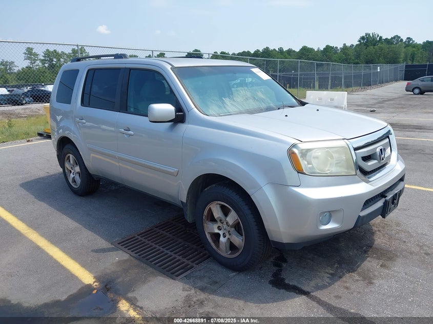 2011 HONDA PILOT VIN: 5FNYF4H41BB081370