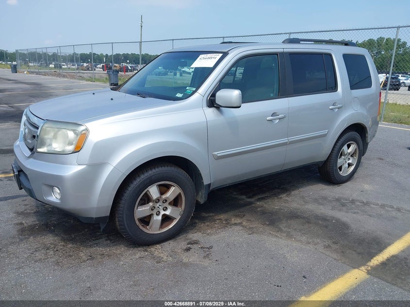 2011 HONDA PILOT VIN: 5FNYF4H41BB081370