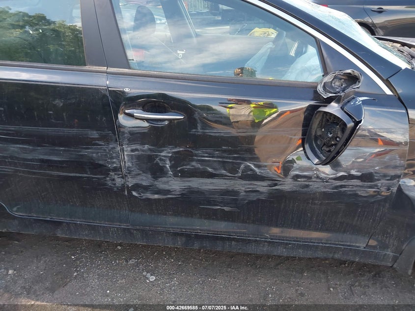 2015 KIA OPTIMA LX KNAGM4A75F5651512