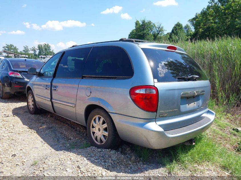 2004 CHRYSLER TOWN COUNTRY VAN