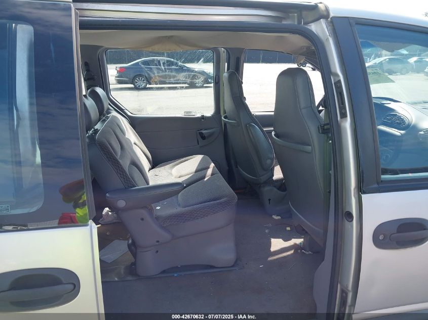 2000 Dodge Caravan VIN: 2B4FP25B5YR894510 Lot: 42670632