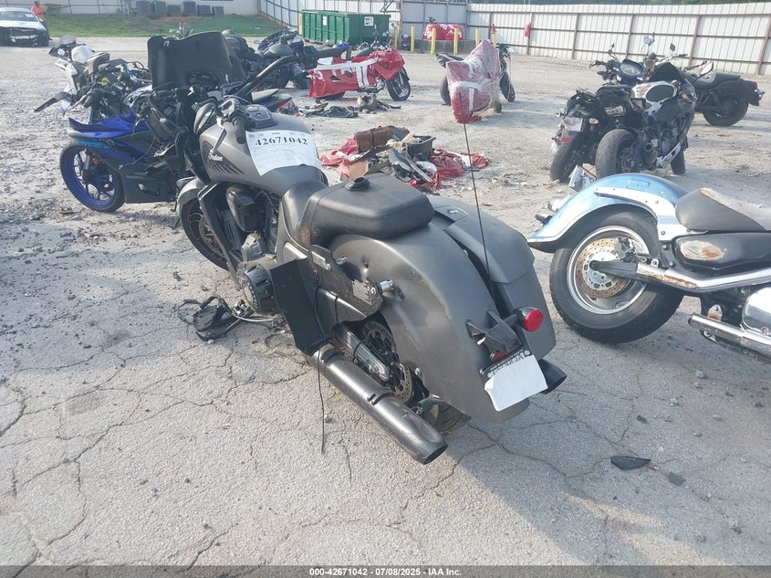 VIN 56KLCCRR9P3423587 2023 INDIAN MOTORCYCLE CO. CHALLENGER DARK HORSE