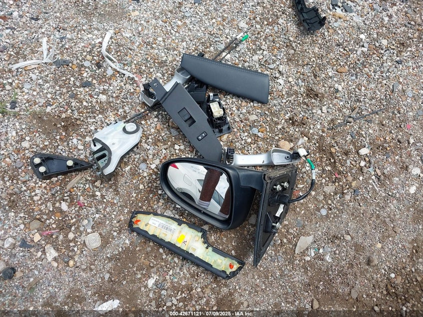 2018 TOYOTA COROLLA SE - 5YFBURHE3JP818329