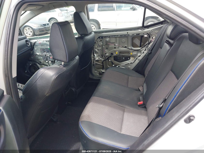 2018 TOYOTA COROLLA SE - 5YFBURHE3JP818329