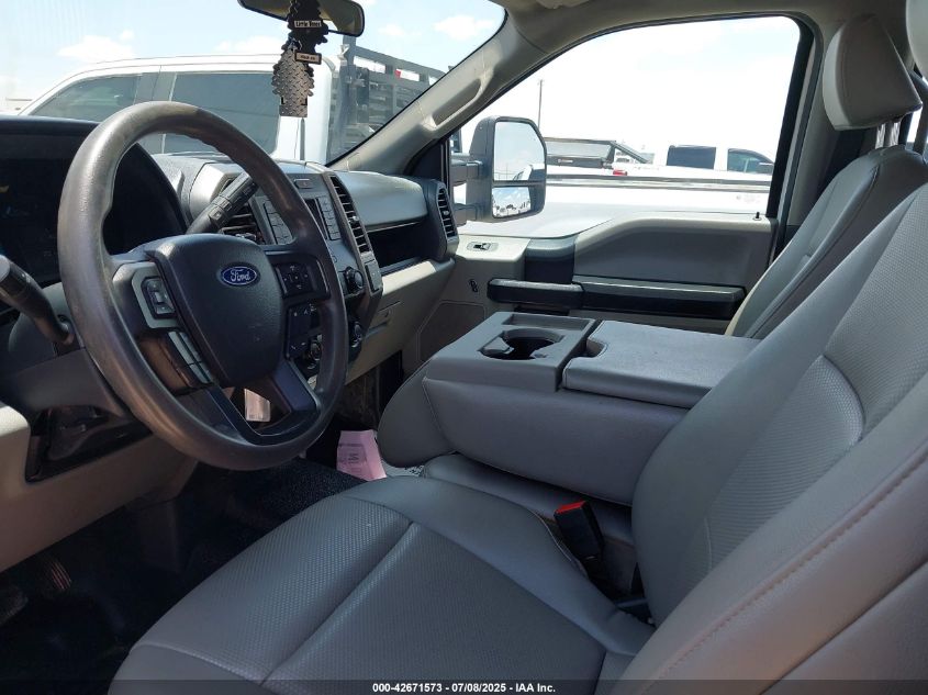 2022 Ford F-350 Chassis - 1FD8W3HT8NEG27293