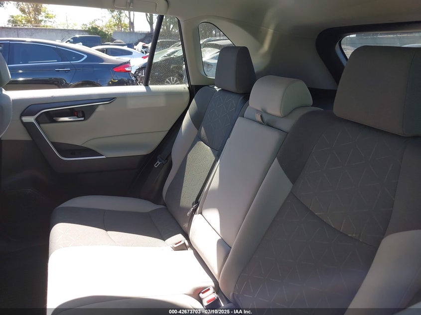 2021 TOYOTA RAV4 XLE - 2T3W1RFV5MC152552